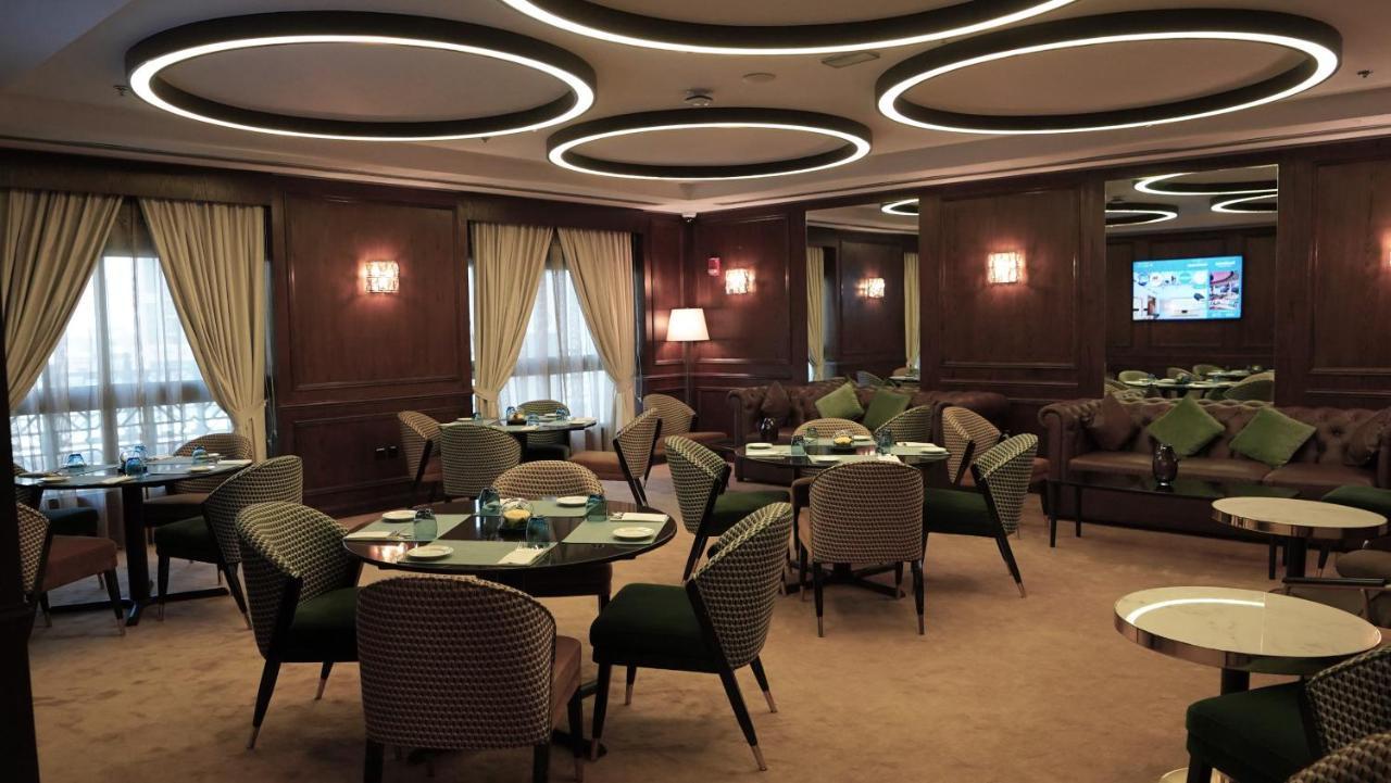 ออคซิเดนทัล อัลจัดดาฟ Hotel ดูไบ ภายนอก รูปภาพ The interior of the restaurant